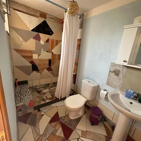 Zeko Two Living Balcony View Garden 3* Gjirokastër