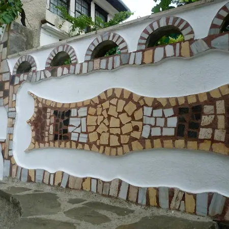 Penzion Zeko Two Living Balcony View Garden Gjirokastër