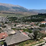 Zeko 招待所 Gjirokastër