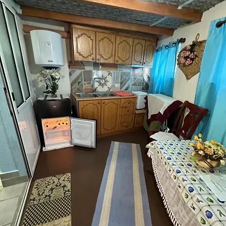 Zeko Guest house *